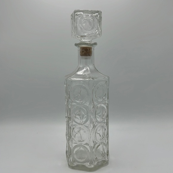 CIRCLE CLEAR CUT GLASS DECANTER VINTAGE with CORK SQUARE TOP - Picture 1 of 9